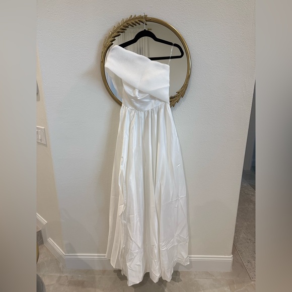 Dresses & Skirts - Elegant One-Shoulder Formal Gown NWOT